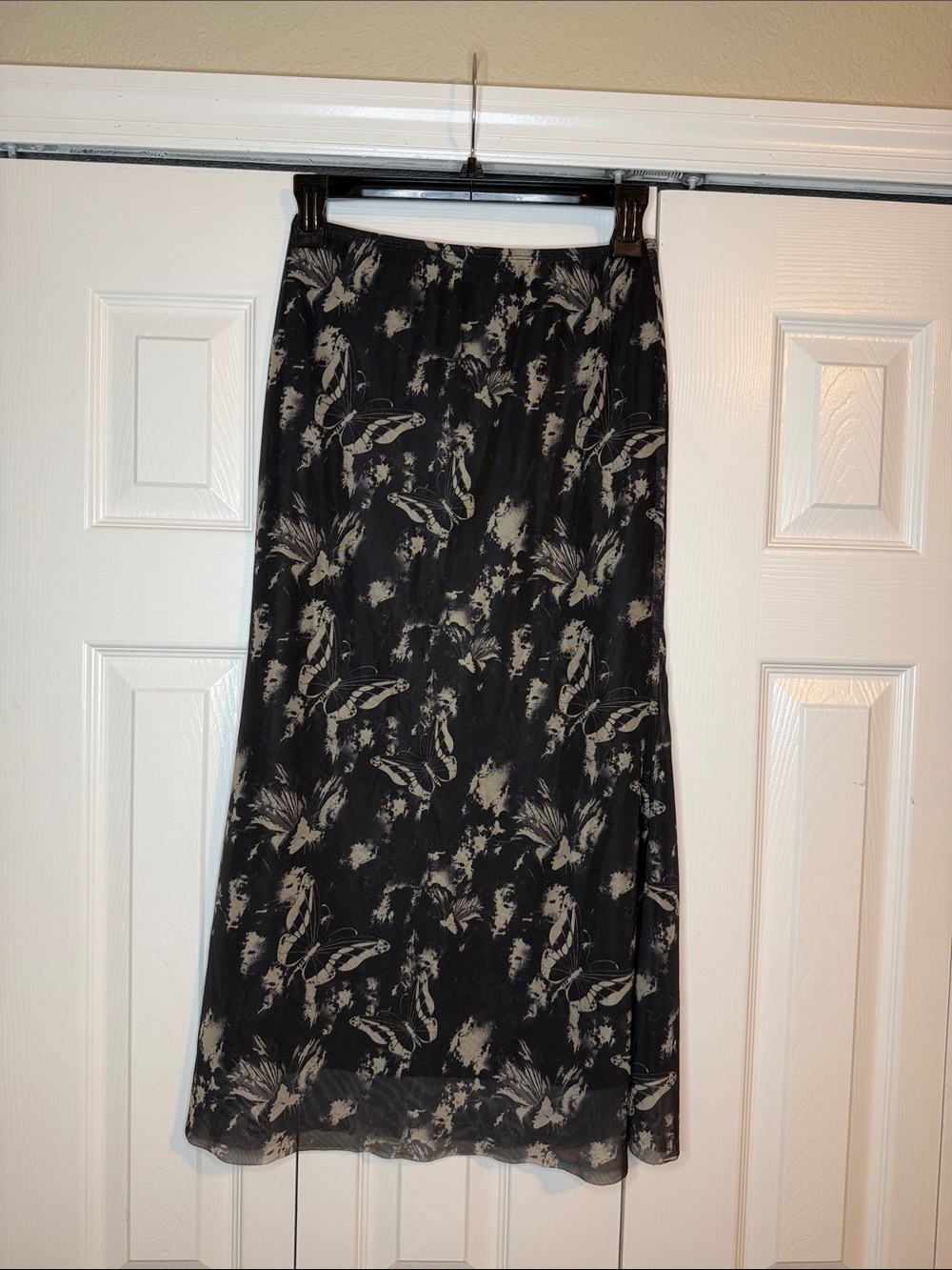 SHEIN Black Maxi Skirt with Beige Floral Print